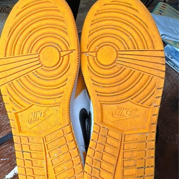 Nike Air Jordan 1 Mid "Reverse Yellow Toe" Taxi size 5 - Picture 6 of 7